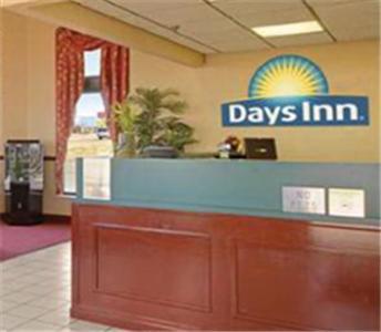 Days Inn By Wyndham Apple Valley Pigeon Forge/Sevierville Exterior foto